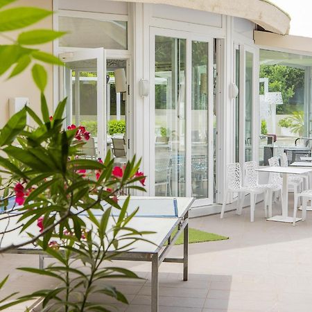 Hotel Pacific Cattolica Eksteriør billede