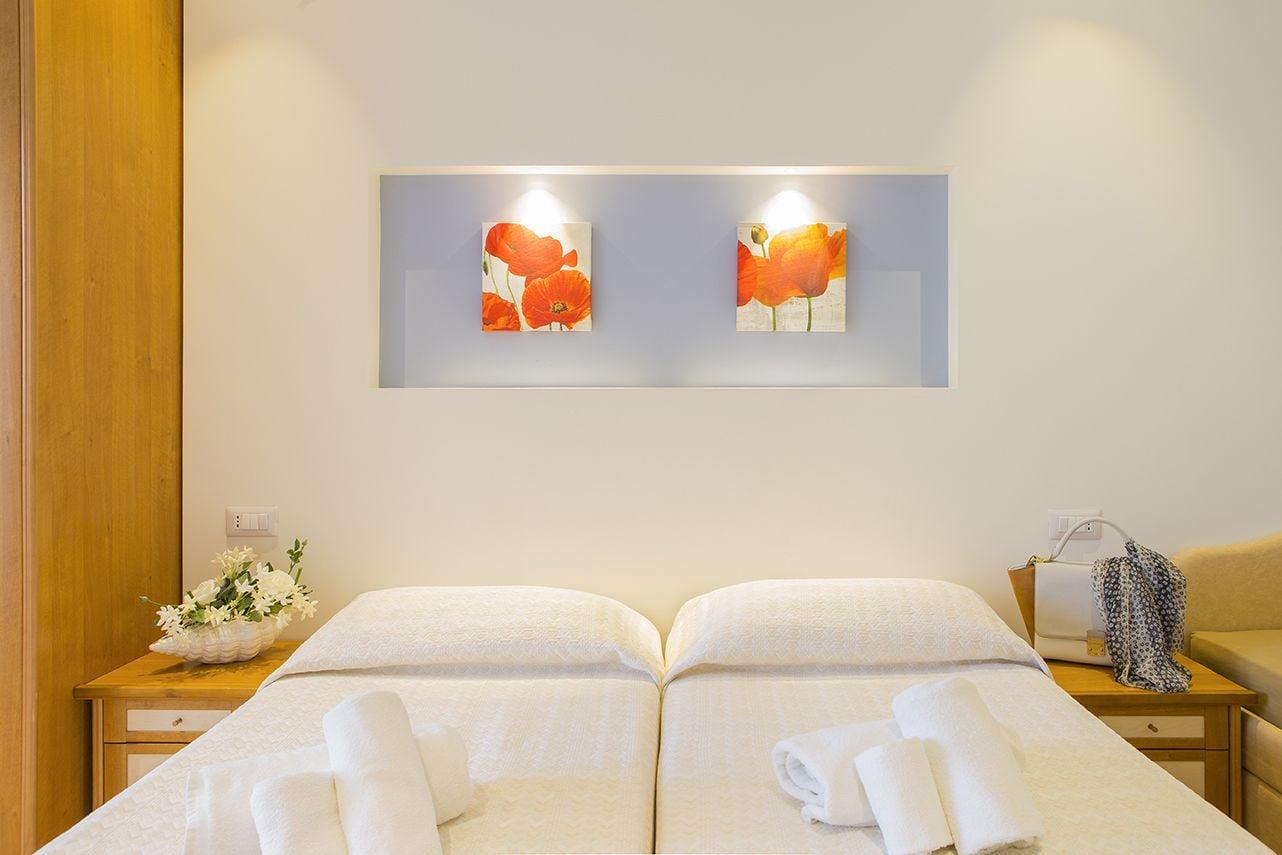 Hotel Pacific Cattolica Eksteriør billede